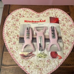 2013 KitchenAid Pink 3-Piece Peeler Set Y, Julienne, Serrated KC479OHA5A